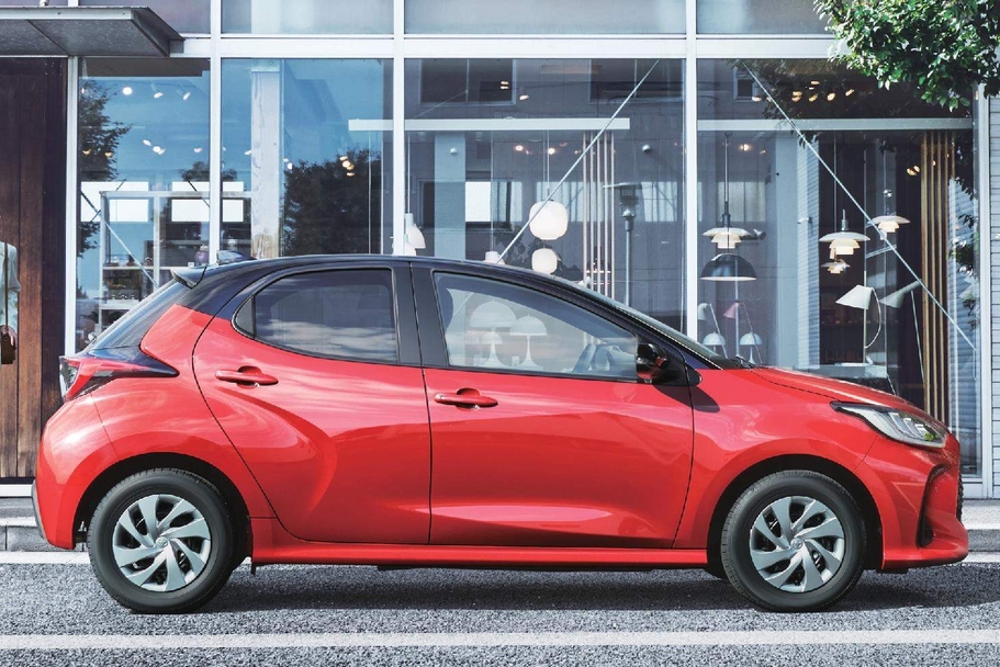 【モデル入り素材】G（ハイブリッド・2WD）