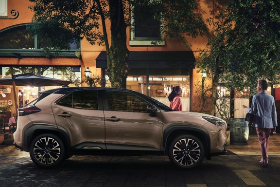 【モデル入り素材】Z（ハイブリッド・2WD）