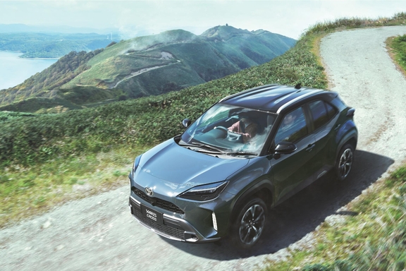 【モデル入り素材】Z“Adventure”（ハイブリッド・2WD）