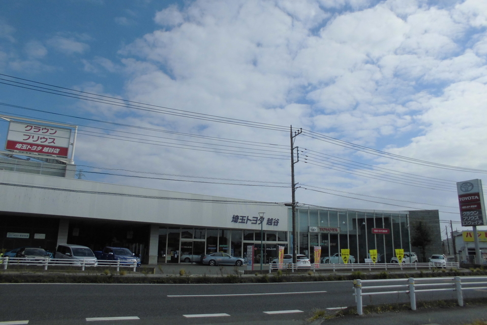越谷店外観1203