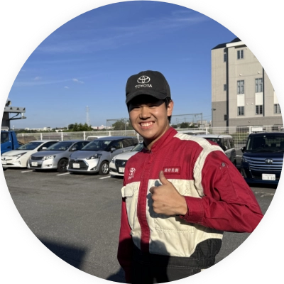 サムズアップする男性 写真